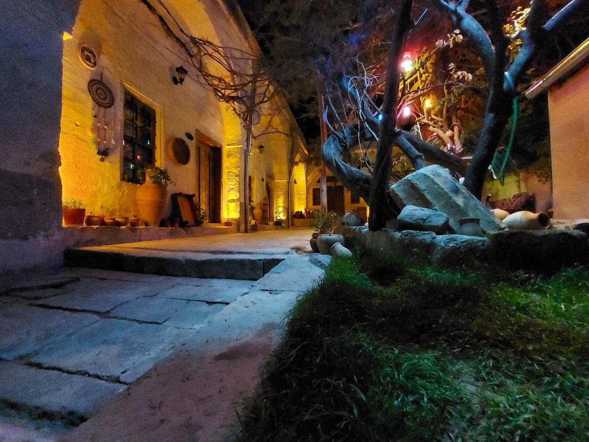 Armesos Cave Hotel أوروغوبْ المظهر الخارجي الصورة