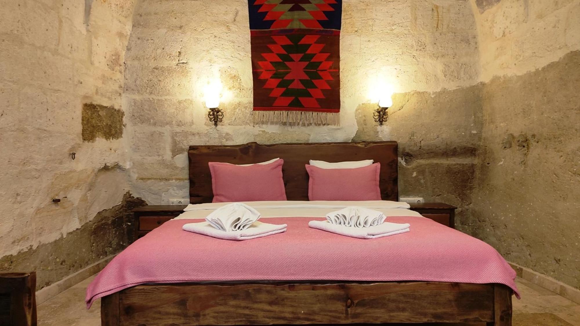Armesos Cave Hotel أوروغوبْ المظهر الخارجي الصورة