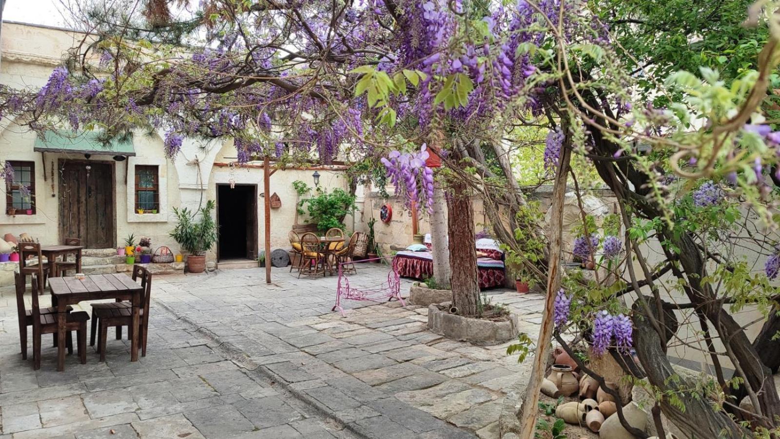 Armesos Cave Hotel أوروغوبْ المظهر الخارجي الصورة
