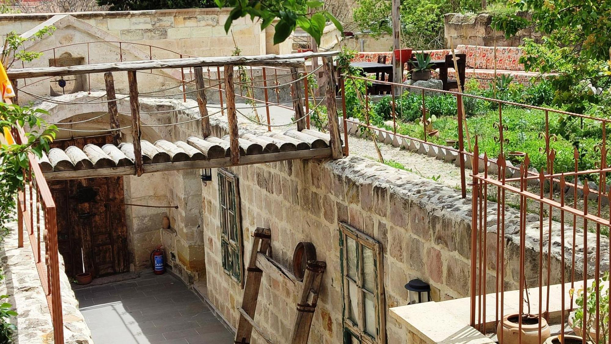 Armesos Cave Hotel أوروغوبْ المظهر الخارجي الصورة